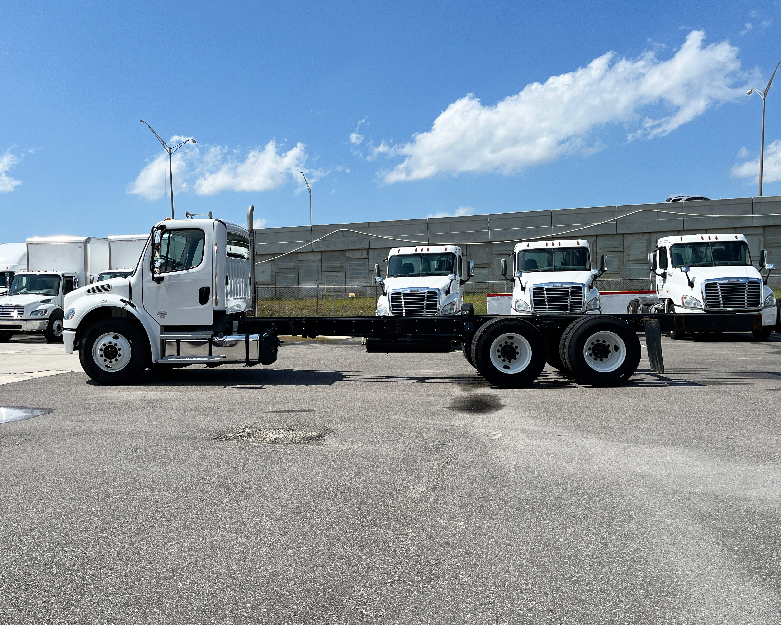 2020 Freightliner Business Class M2 106 T40959